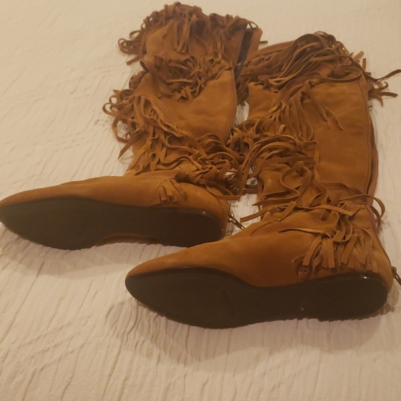 Boots - Picture 3 of 3